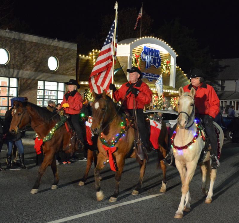 Rehoboth’s Hometown Christmas Parade Brightens City | Cape Gazette